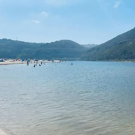 Lizandro Beach & Sunset Holiday home *