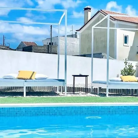 Lizandro Beach & Sunset Holiday home *